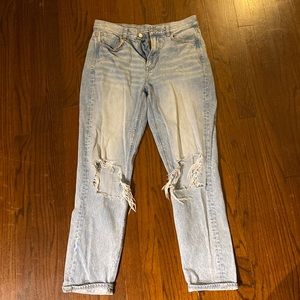 American Eagle knee ripped mom jeans long